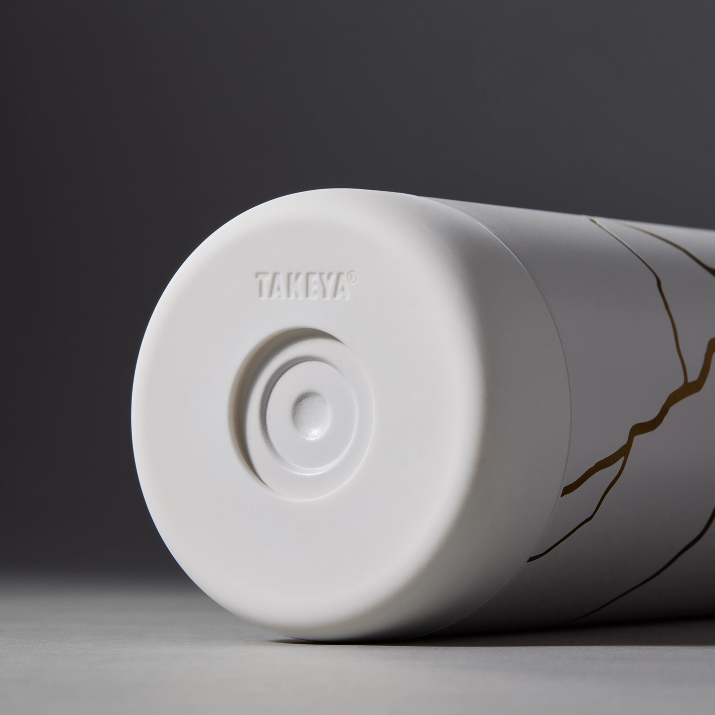 kintsugi-water-bottle-with-straw-lid-q3 51389-TK_HO25_Kintsugi_Takeya9255.png
